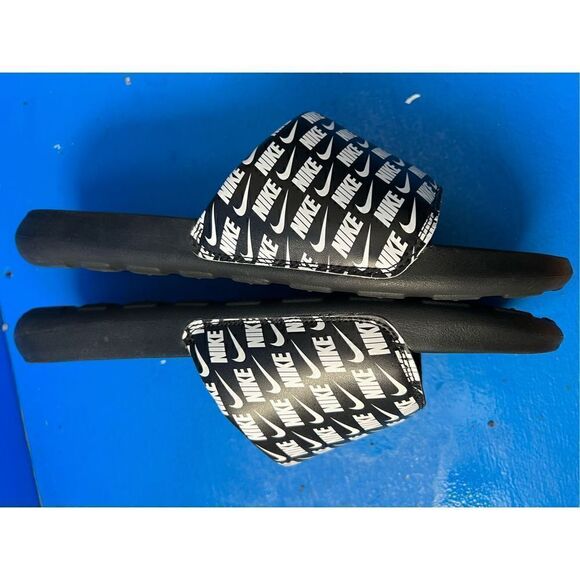 Nike Men's Victori One Slide Print 'Repeat Logo - Black' CN9678-006 Size 13 - Picture 5 of 7